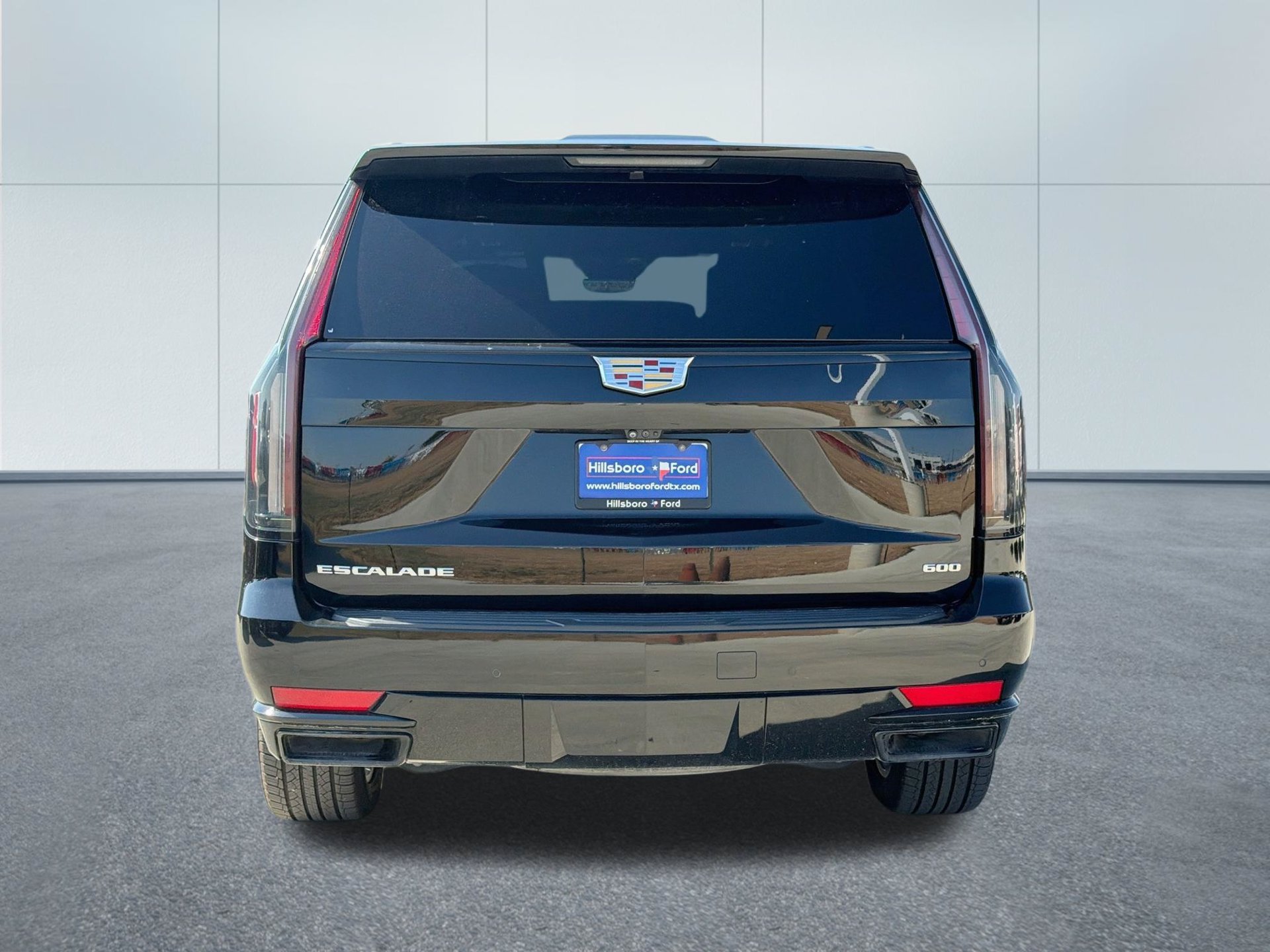 Used 2023 Cadillac Escalade Sport Platinum w/ Heavy-Duty Trailer Package AWD/4WD image 6