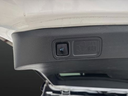 Used 2023 Ford Expedition Max Limited image 16