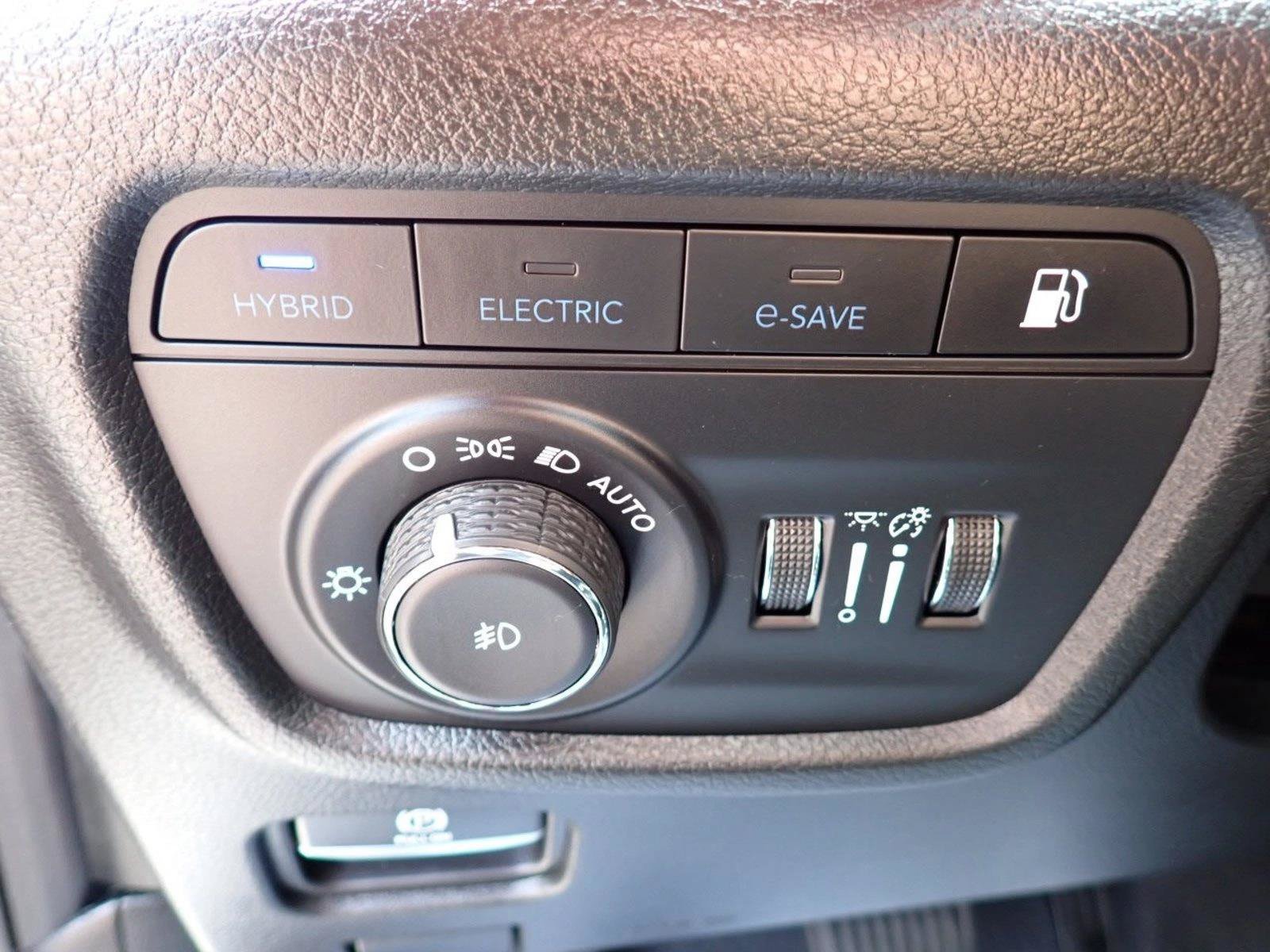 Used 2023 Jeep Grand Cherokee Summit w/ Advanced Protech Group IV AWD/4WD image 18