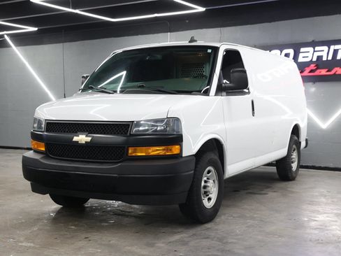 Used 2020 Chevrolet Express 2500 w/ Communications Package RWD image 9
