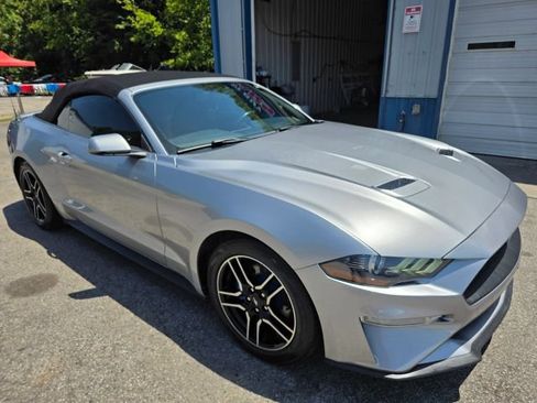Used 2020 Ford Mustang Premium RWD image 3