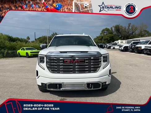 Used 2024 GMC Sierra 1500 Denali w/ Technology Package AWD/4WD image 3