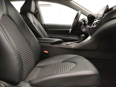 Used 2021 Toyota Camry SE FWD image 21