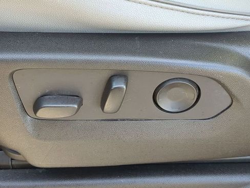 Used 2021 GMC Yukon XL SLT w/ SLT Premium Package image 28