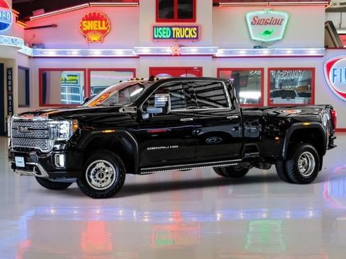 Used 2023 GMC Sierra 3500 Denali w/ Denali Ultimate Package AWD/4WD image 2