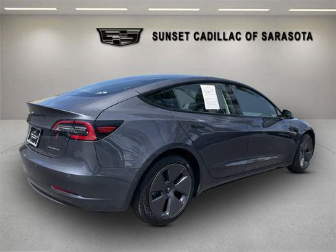 Used 2022 Tesla Model 3 Long Range AWD/4WD image 3
