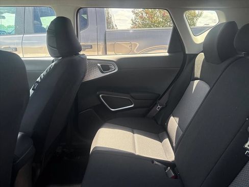 Used 2024 Kia Soul LX FWD image 15