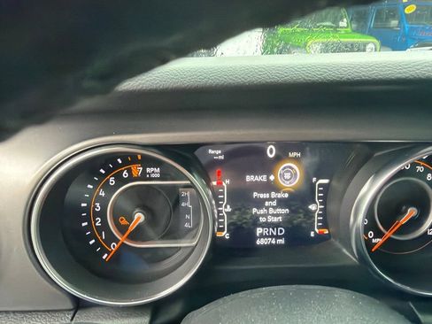 Used 2023 Jeep Gladiator Sport AWD/4WD image 6
