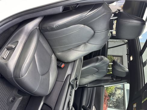 Used 2025 Toyota Grand Highlander AWD Hybrid image 24