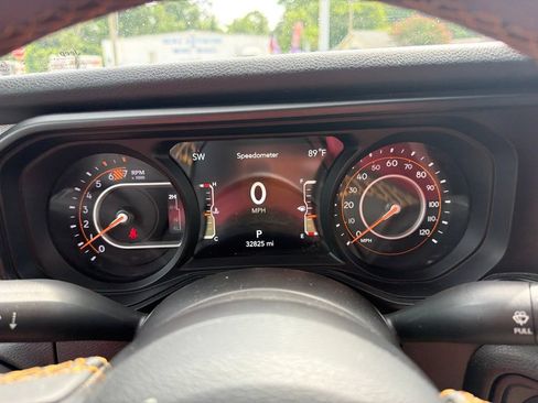 Used 2024 Jeep Wrangler Unlimited Sport AWD/4WD image 17