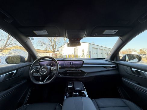 Used 2025 Buick Enclave Sport Touring image 27