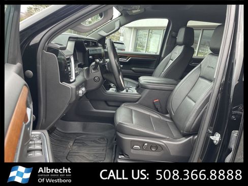 Used 2023 GMC Sierra 1500 Denali w/ Technology Package AWD/4WD image 10