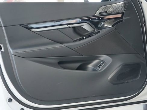 New 2027 BMW 530i xDrive AWD/4WD image 9