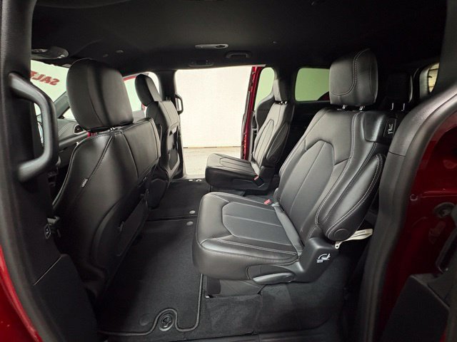 New 2026 Chrysler Pacifica Select FWD image 20