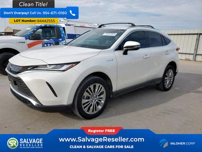 Used 2021 Toyota Venza XLE w/ Carpet Mat Package (TMS)