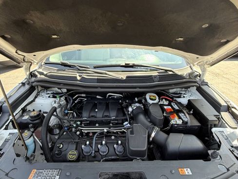 Used 2018 Ford Explorer XLT w/ Equipment Group 202A image 24