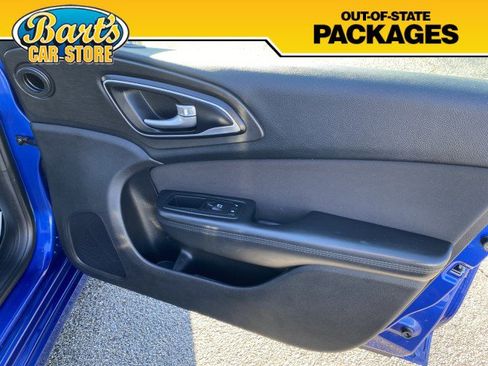 Used 2016 Chrysler 200 Limited image 12