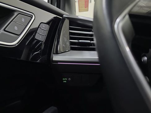 Used 2024 Audi Q4 e-tron Premium Plus w/ Premium Plus AWD/4WD image 29