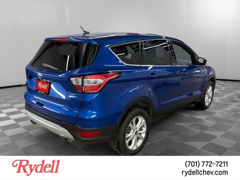 Used 2017 Ford Escape SE w/ SE Cold Weather Package AWD/4WD image 5