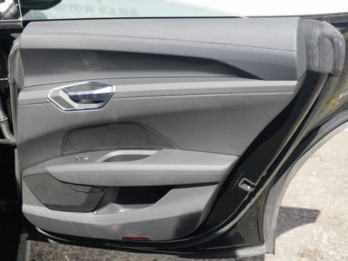 Used 2022 Audi e-tron GT Premium Plus image 39