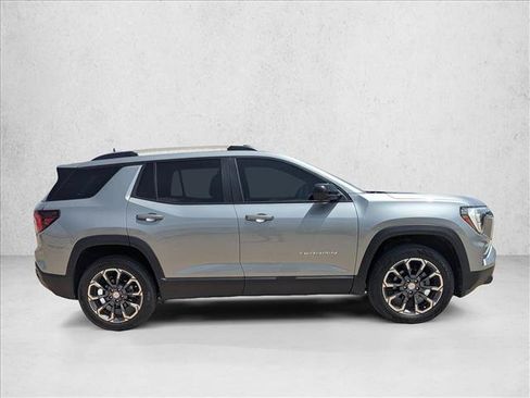 Used 2026 GMC Terrain Elevation w/ Elevation Premium Package FWD image 4
