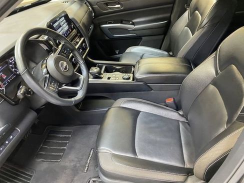 Used 2024 Nissan Pathfinder SL AWD/4WD image 20