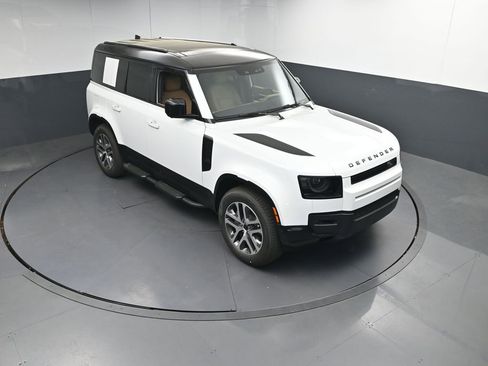 New 2026 Land Rover Defender 110 X-Dynamic SE AWD/4WD image 36