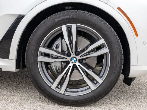 Used 2026 BMW X7 xDrive40i w/ M Sport Package AWD/4WD image 28