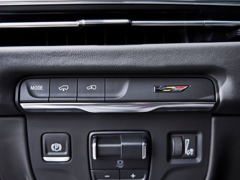 Used 2025 Cadillac Escalade V image 69