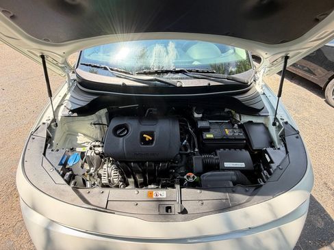 Used 2025 Kia Soul LX w/ LX Technology Package FWD image 30