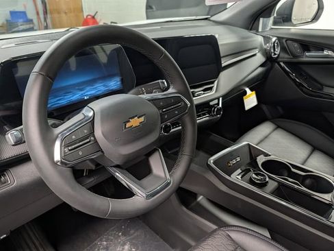 New 2026 Chevrolet Equinox LT w/ Convenience Package II image 16