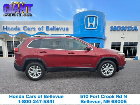 Used 2016 Jeep Cherokee Latitude w/ Comfort/Convenience Group AWD/4WD image 4