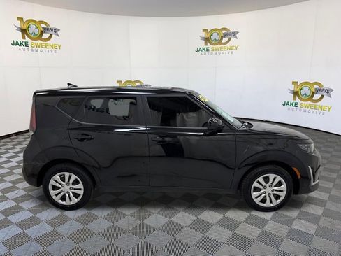 Certified 2023 Kia Soul LX FWD image 11