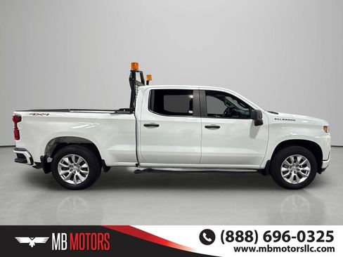 Used 2021 Chevrolet Silverado 1500 Custom AWD/4WD image 3