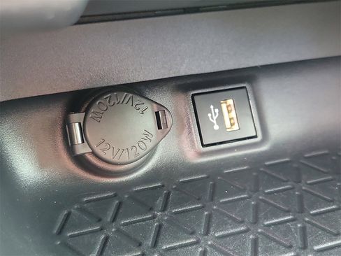 Used 2025 Toyota RAV4 LE image 28