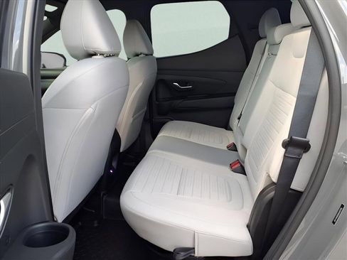 Used 2025 Hyundai Santa Cruz SE image 18