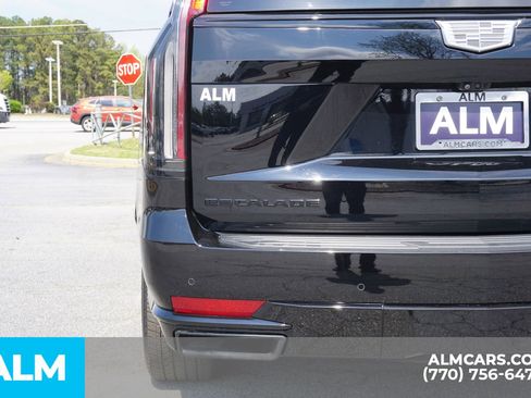 Used 2023 Cadillac Escalade Sport Platinum w/ LPO, ONYX Package image 16