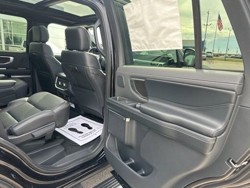 New 2025 Ford Expedition Platinum w/ Stealth Performance Package image 17