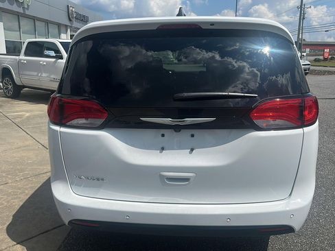 New 2026 Chrysler Voyager LX image 7