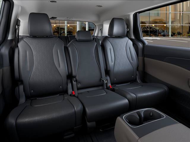 Used 2026 Kia Carnival FWD image 16