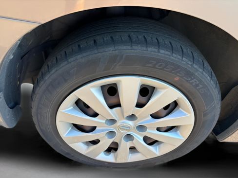 Used 2016 Nissan Sentra SV image 32