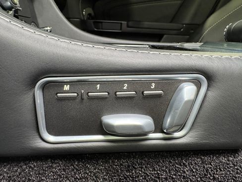 Used 2012 Aston Martin DBS Volante image 38