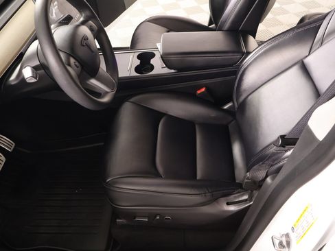 Used 2022 Tesla Model Y Performance AWD/4WD image 9