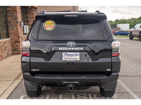 Used 2022 Toyota 4Runner SR5 Premium w/ Moonroof Package AWD/4WD image 4