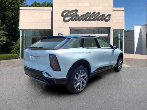 New 2027 Cadillac Optiq Luxury w/ LPO, Floor Liner Package AWD/4WD image 5