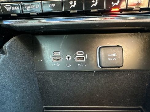 Used 2023 Jeep Grand Cherokee L Limited AWD/4WD image 42