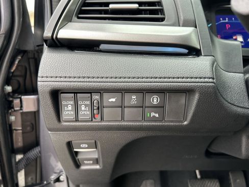 Used 2024 Honda Odyssey Touring image 14