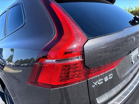 Used 2022 Volvo XC60 B5 R-Design w/ Advanced Package AWD/4WD image 23