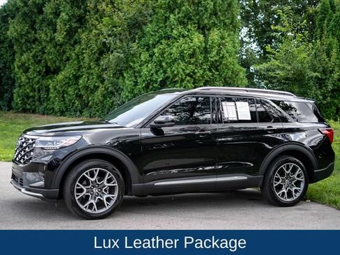 Used 2025 Ford Explorer Platinum w/ Ultimate Package AWD/4WD image 8