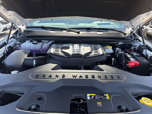 New 2026 Jeep Grand Wagoneer Summit AWD/4WD image 38